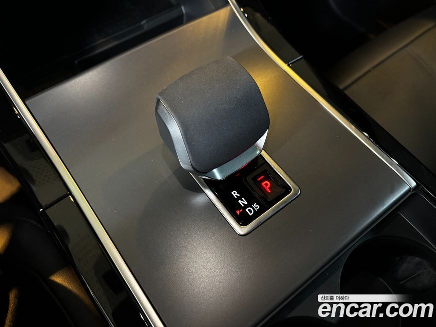 Land Rover Range Rover Velar 2025