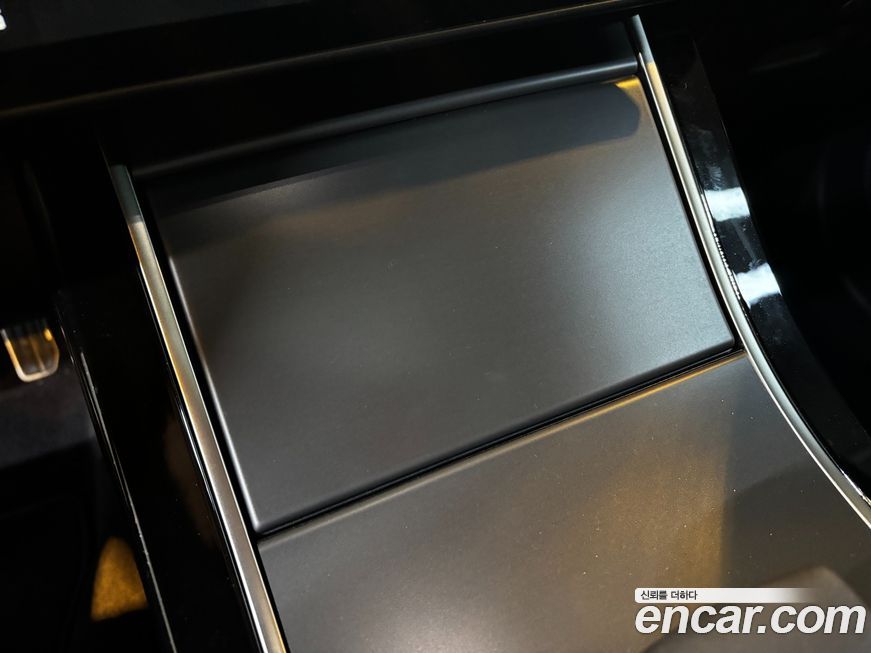 Land Rover Range Rover Velar 2025