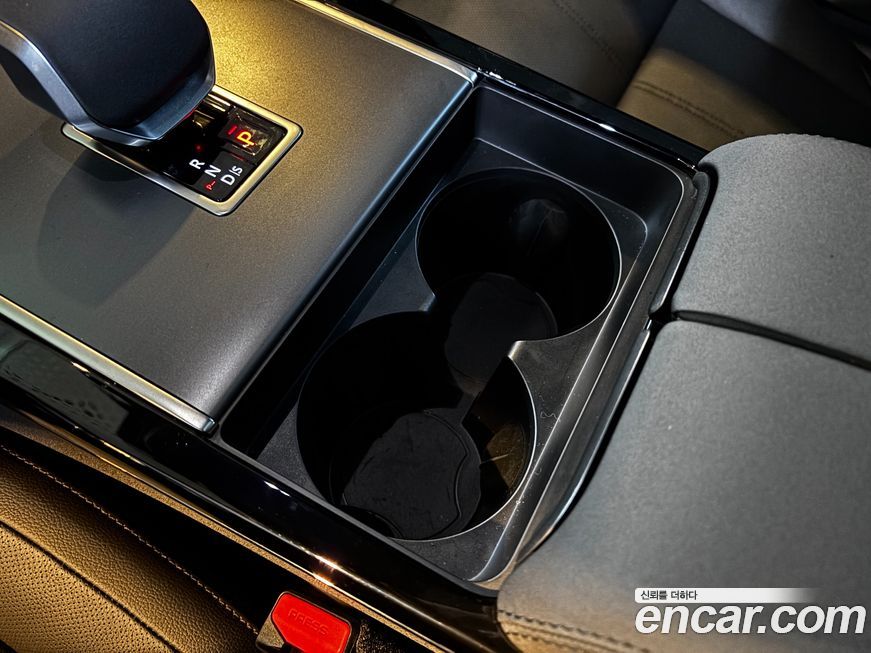 Land Rover Range Rover Velar 2025