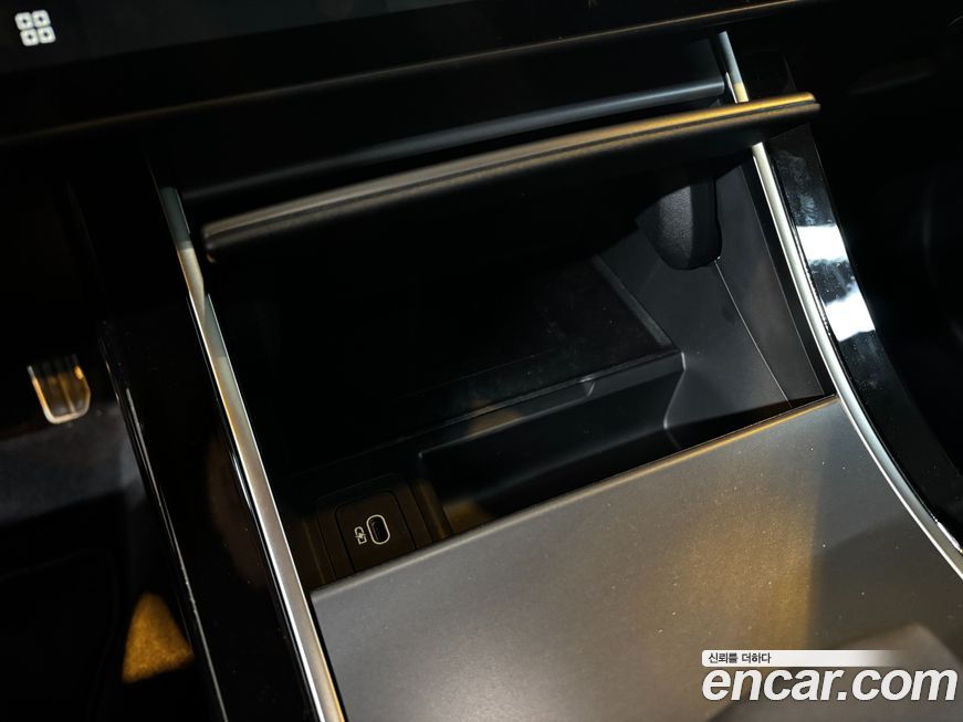 Land Rover Range Rover Velar 2025