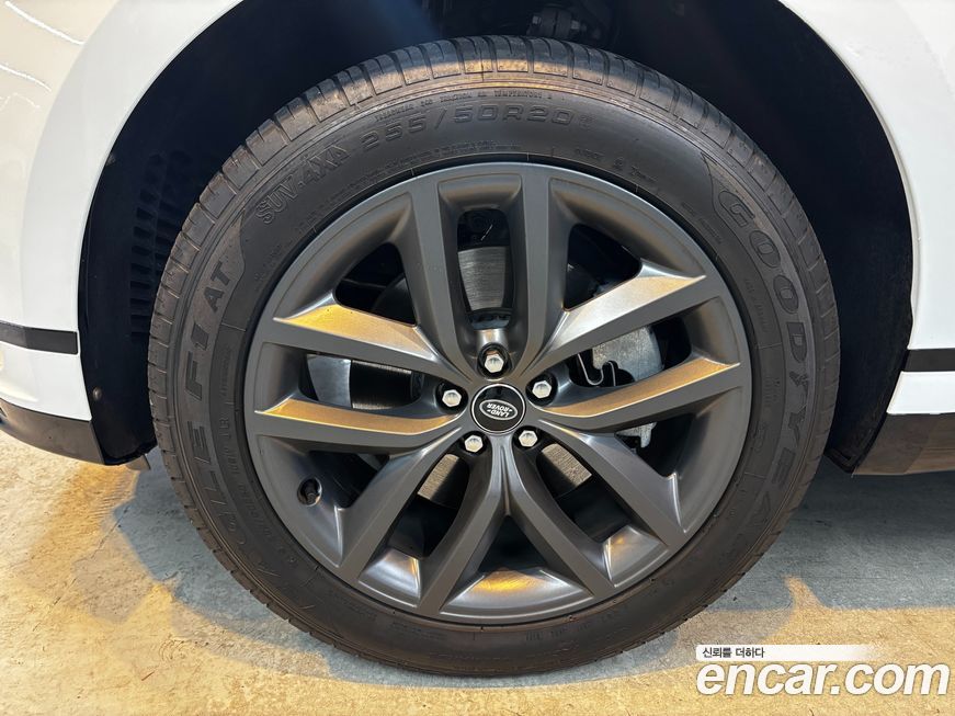 Land Rover Range Rover Velar 2025