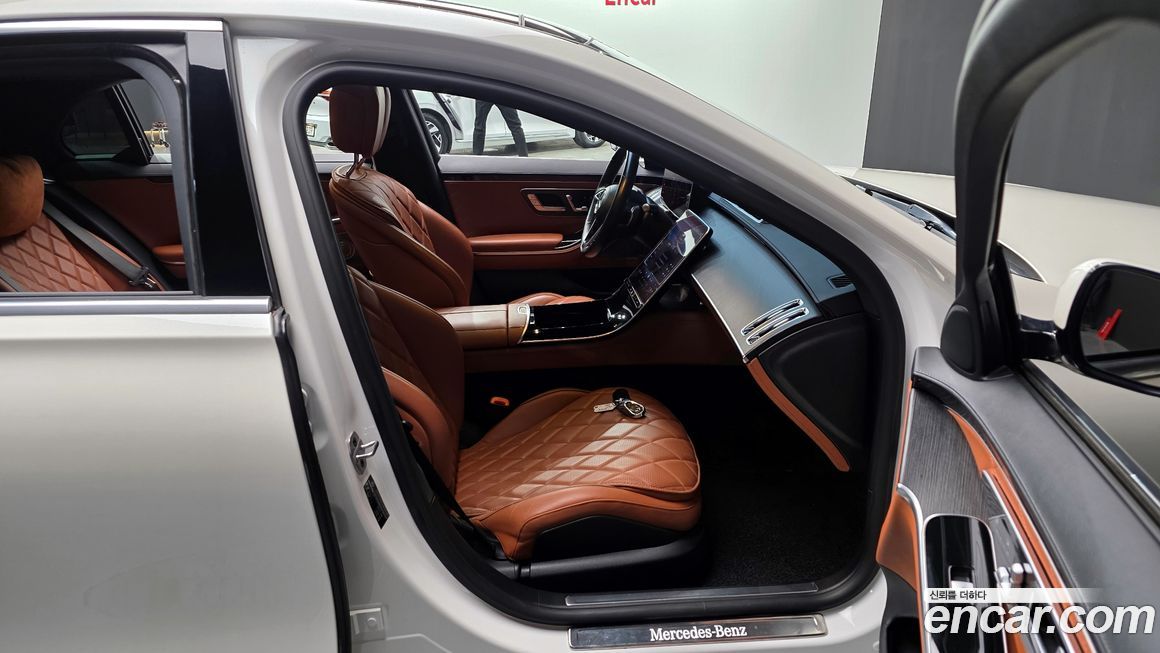 Mercedes-Benz S-Class 2023