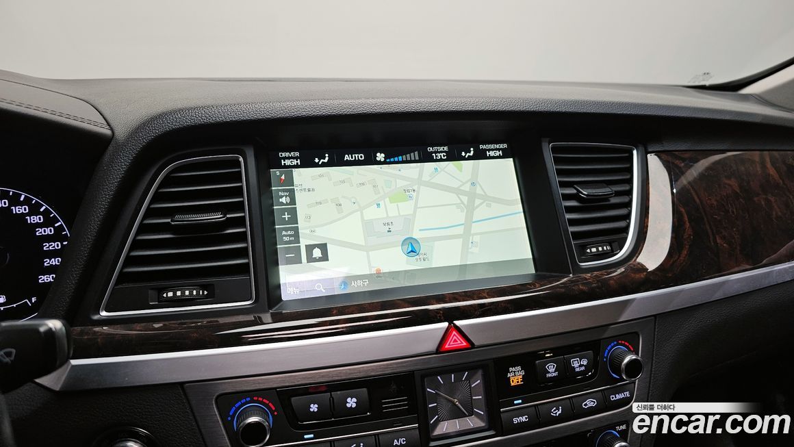 Hyundai Genesis 2016