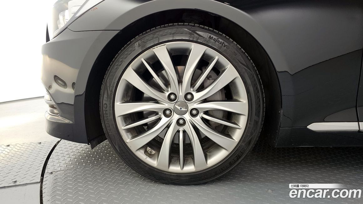 Hyundai Genesis 2016