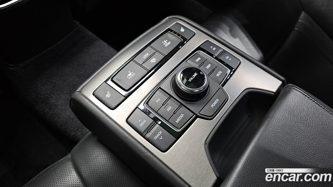 Hyundai Genesis 2016