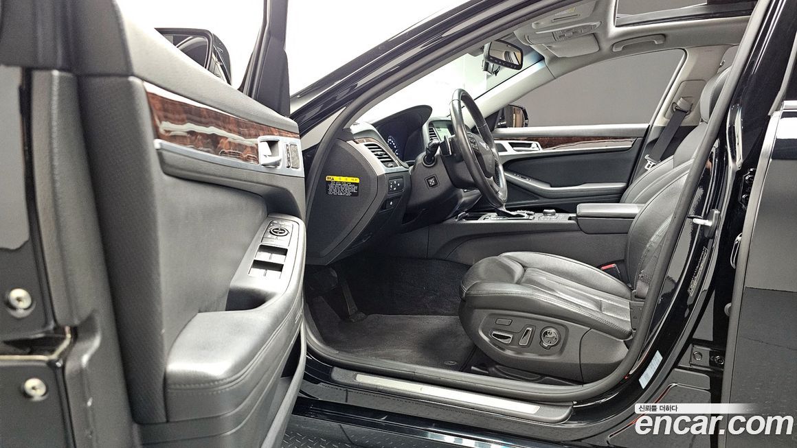 Hyundai Genesis 2016