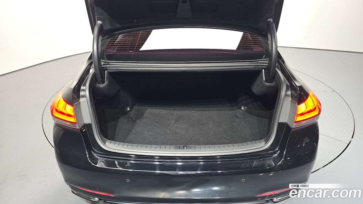 Hyundai Genesis 2016