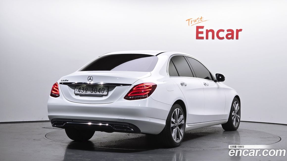 Mercedes-Benz C-Class 2018