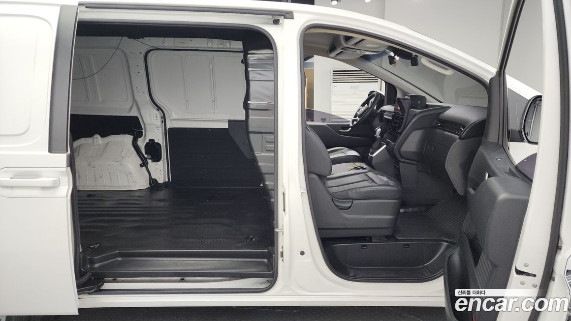 Hyundai Staria 2022