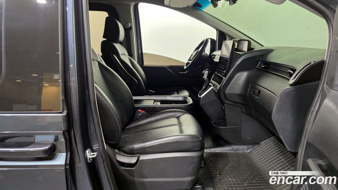 Hyundai Staria 2022