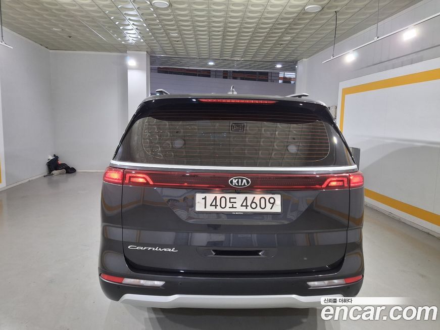 Kia Canival 2021