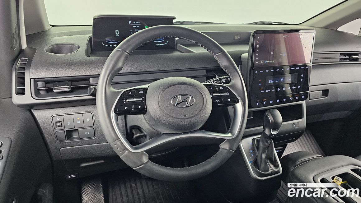 Hyundai Staria 2023