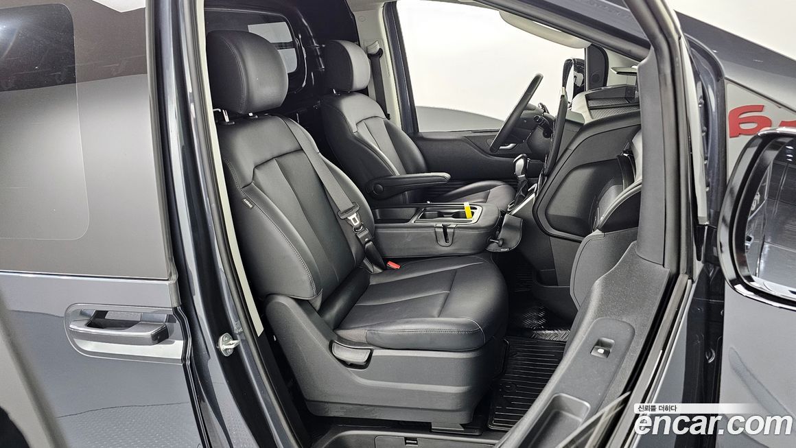 Hyundai Staria 2023