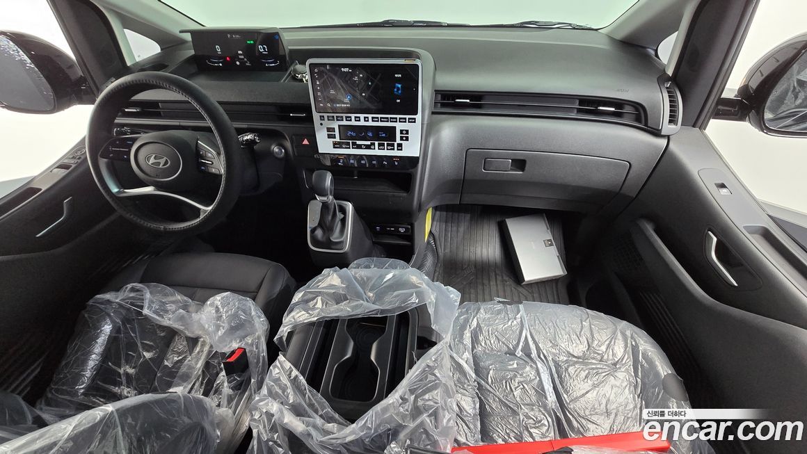 Hyundai Staria 2025