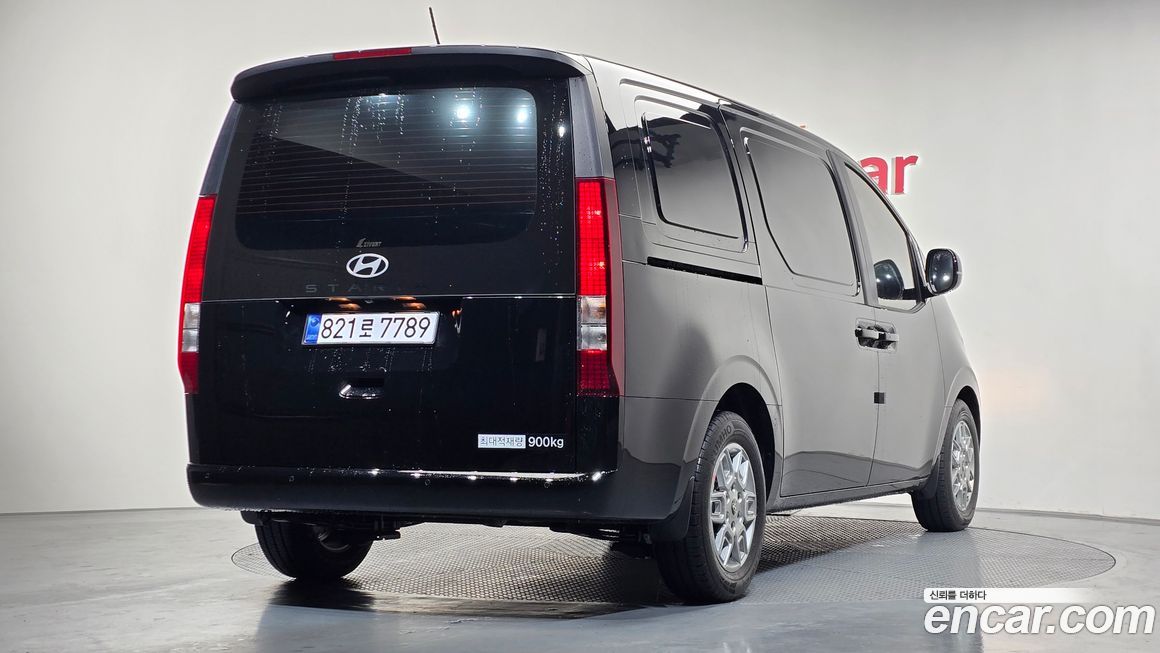 Hyundai Staria 2025