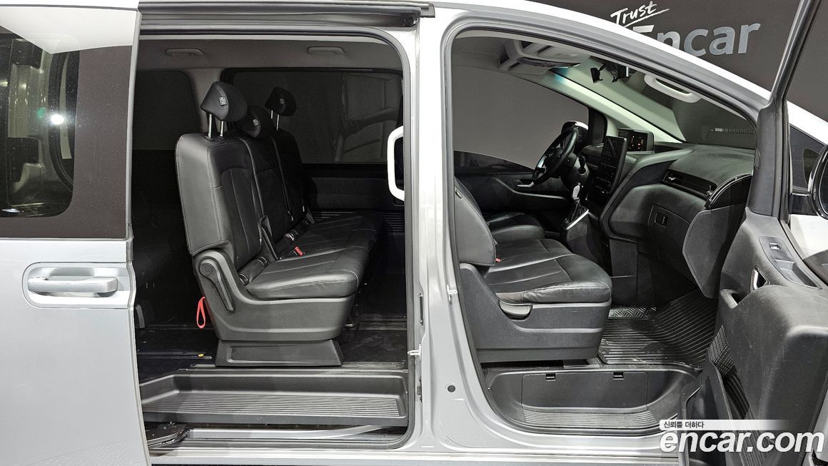 Hyundai Staria 2024
