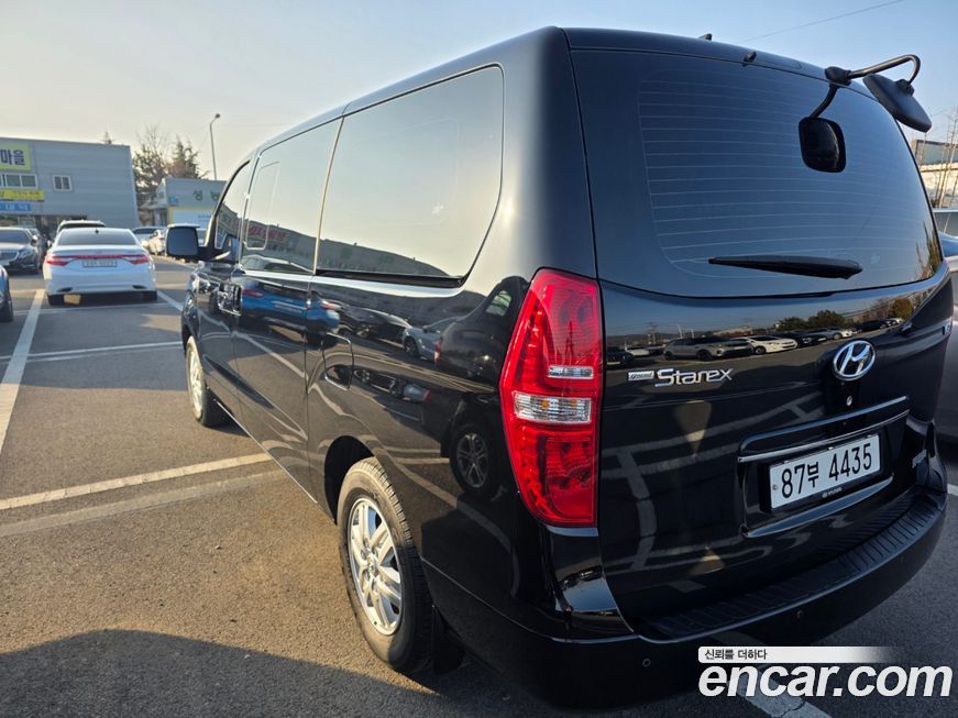 Hyundai Starex 2021