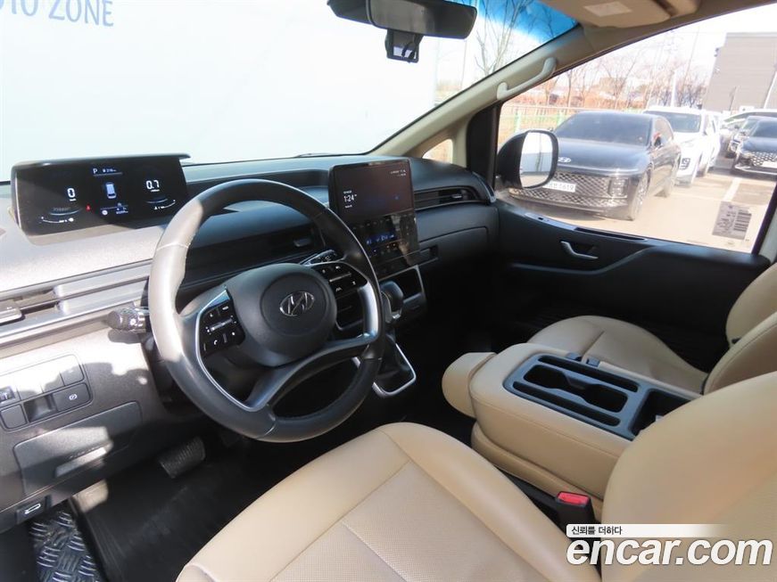 Hyundai Staria 2023