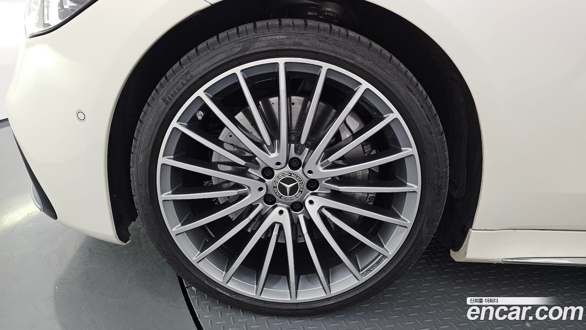 Mercedes-Benz S-Class 2023