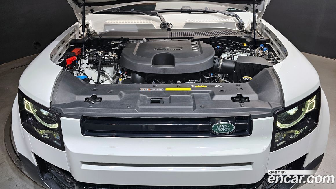 Land Rover Defender 2023