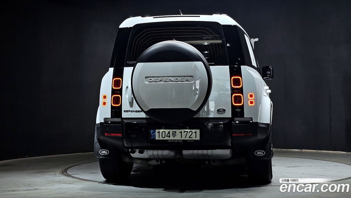 Land Rover Defender 2023