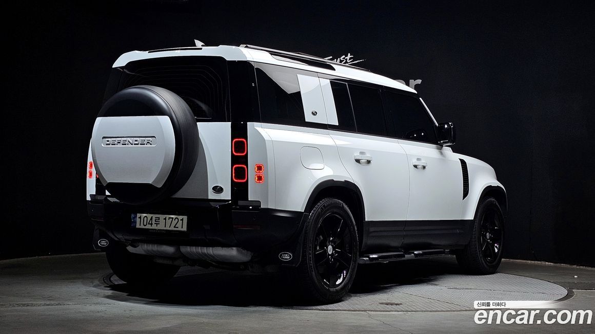 Land Rover Defender 2023