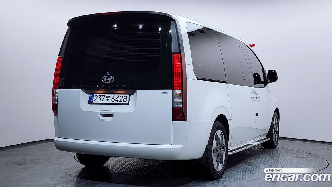 Hyundai Staria 2025