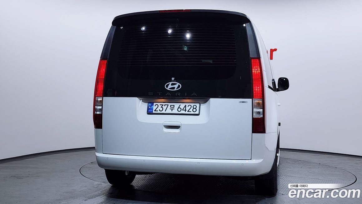 Hyundai Staria 2025