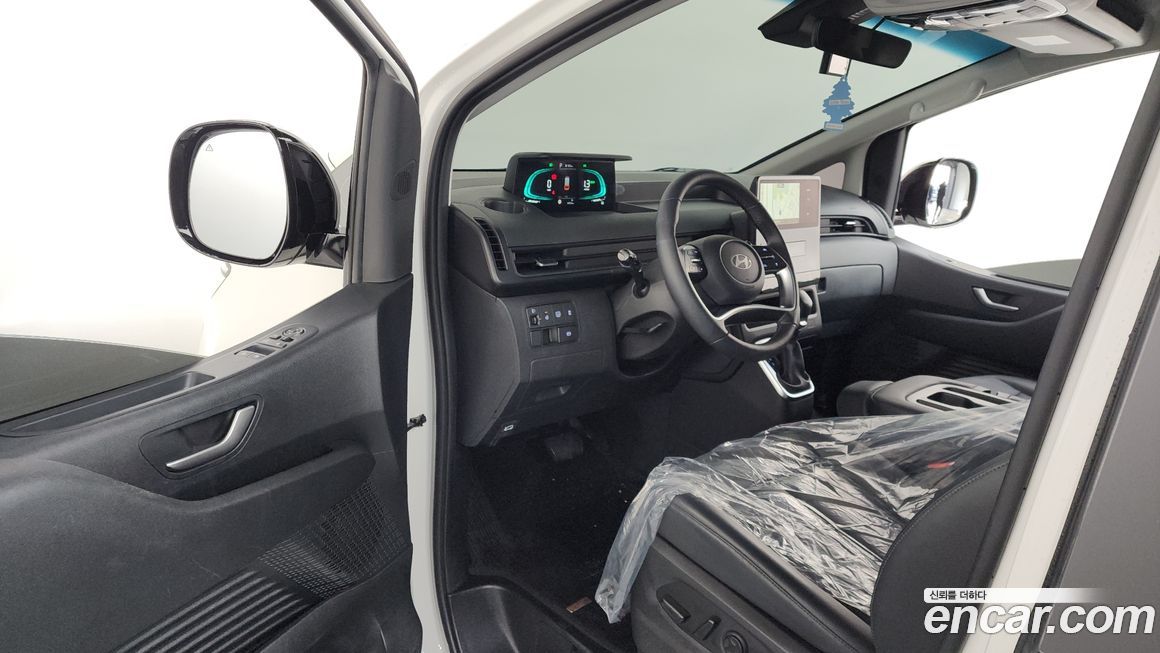 Hyundai Staria 2025
