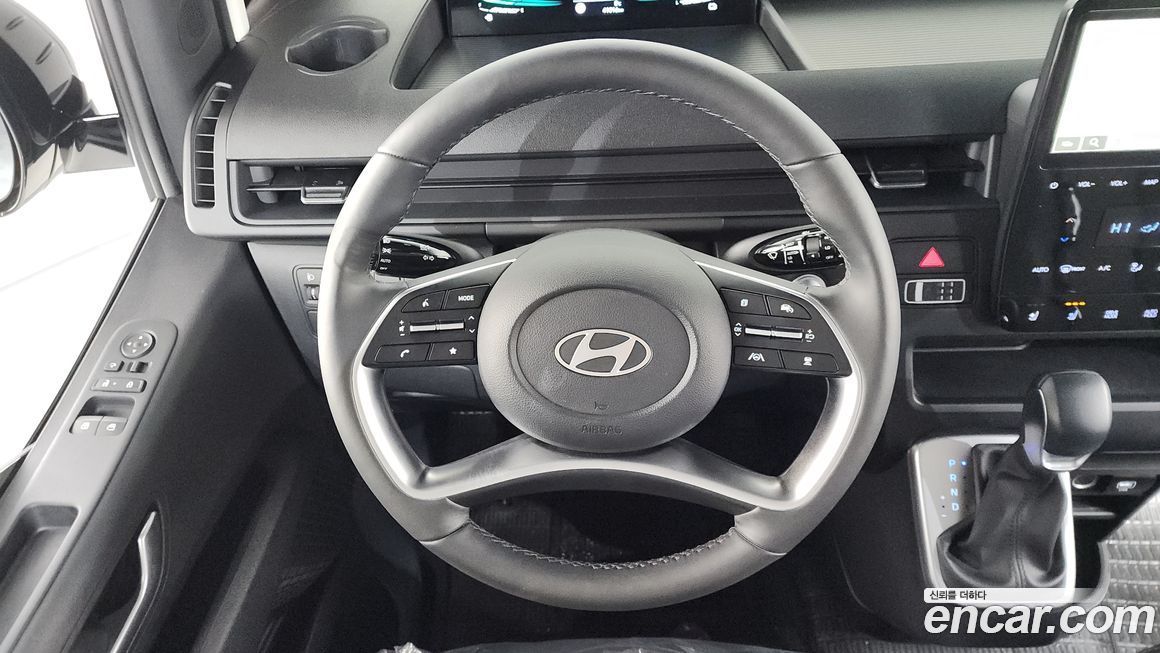 Hyundai Staria 2025