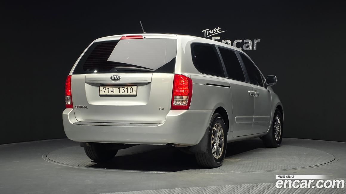 Kia Canival 2013
