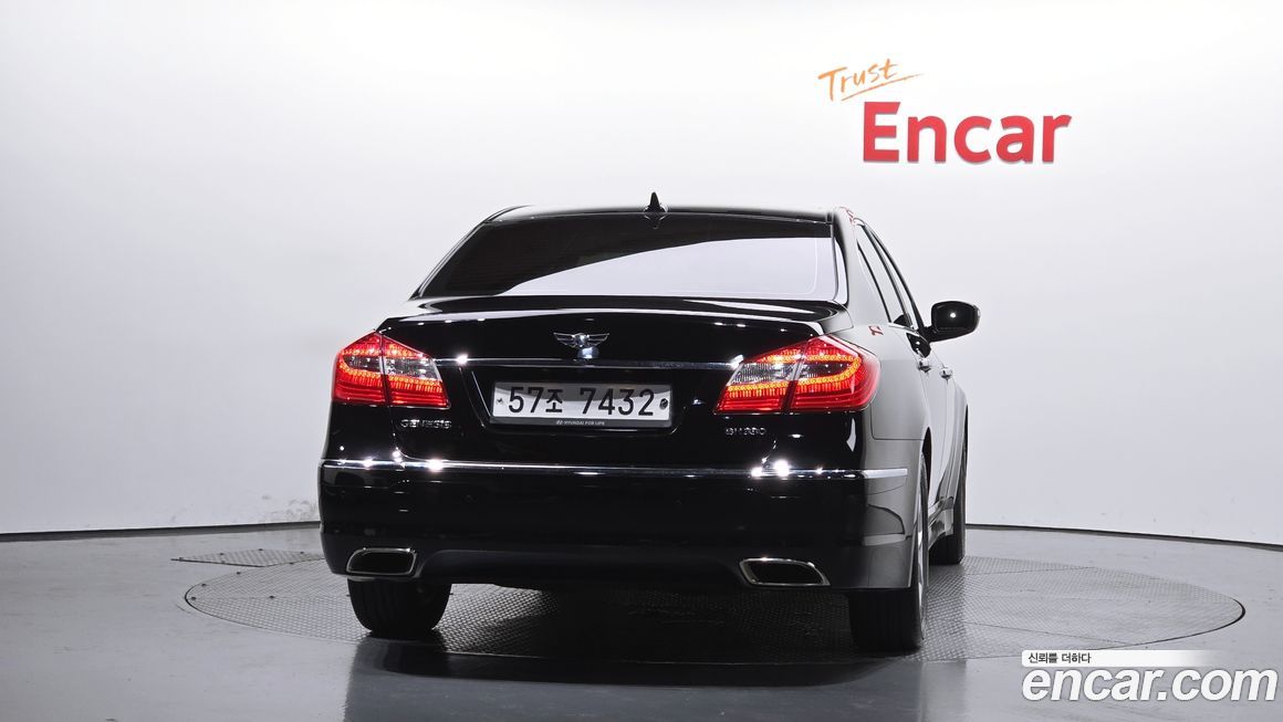 Hyundai Genesis 2013