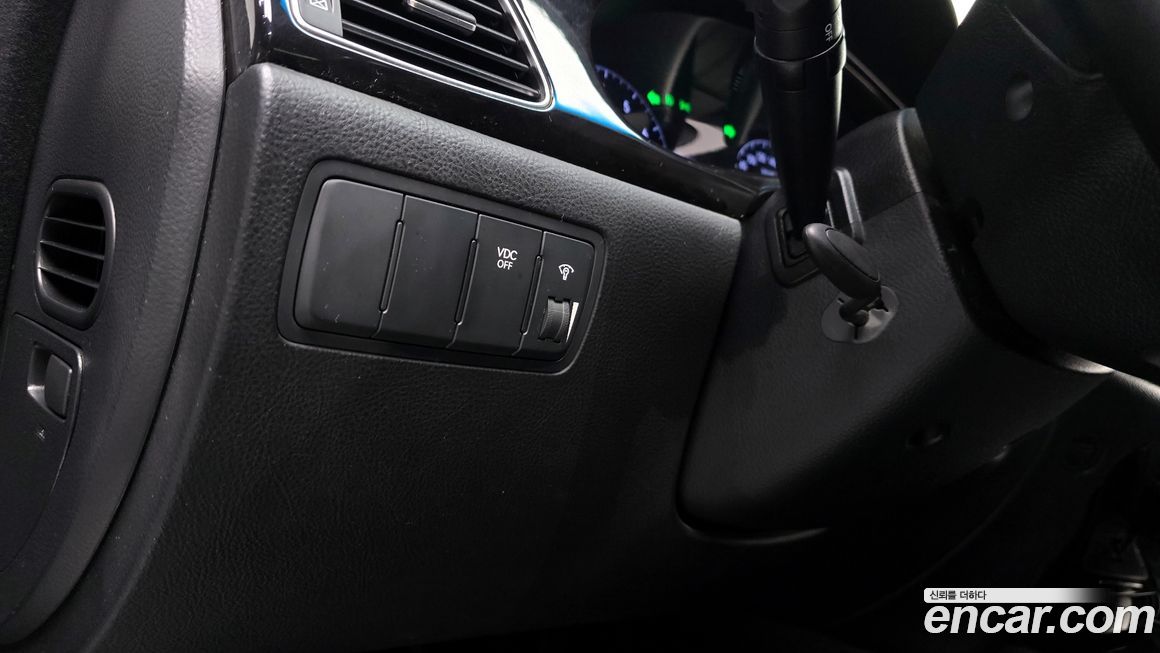 Hyundai Genesis 2013