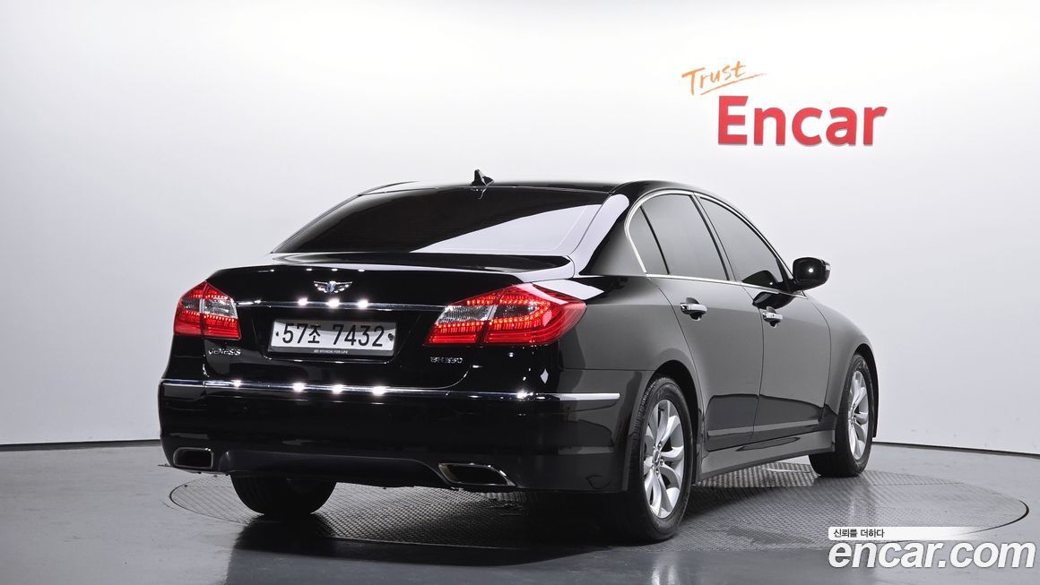 Hyundai Genesis 2013