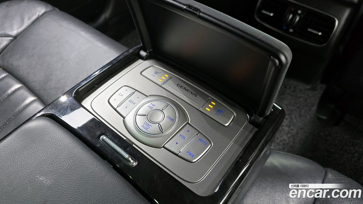 Hyundai Genesis 2013