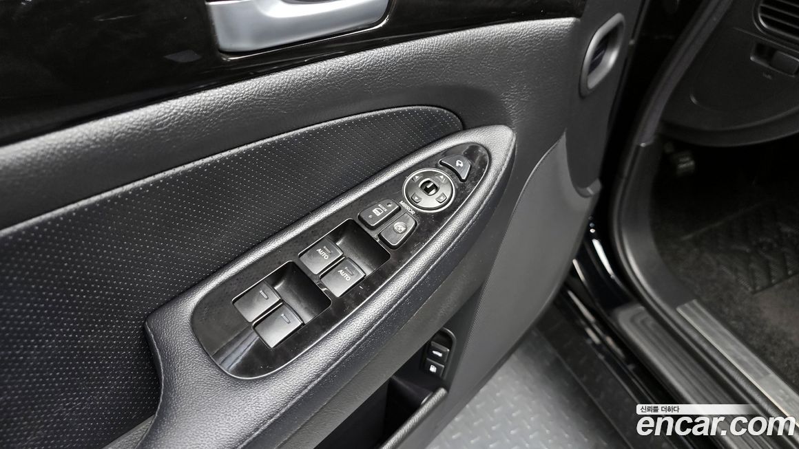 Hyundai Genesis 2013