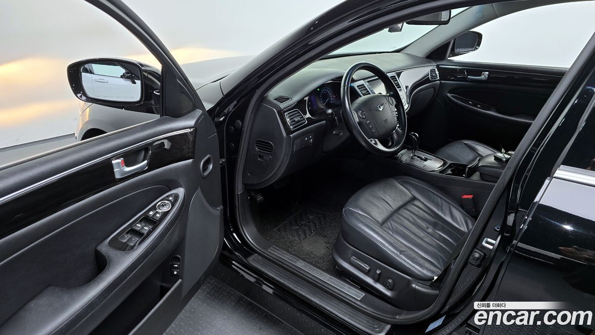 Hyundai Genesis 2013