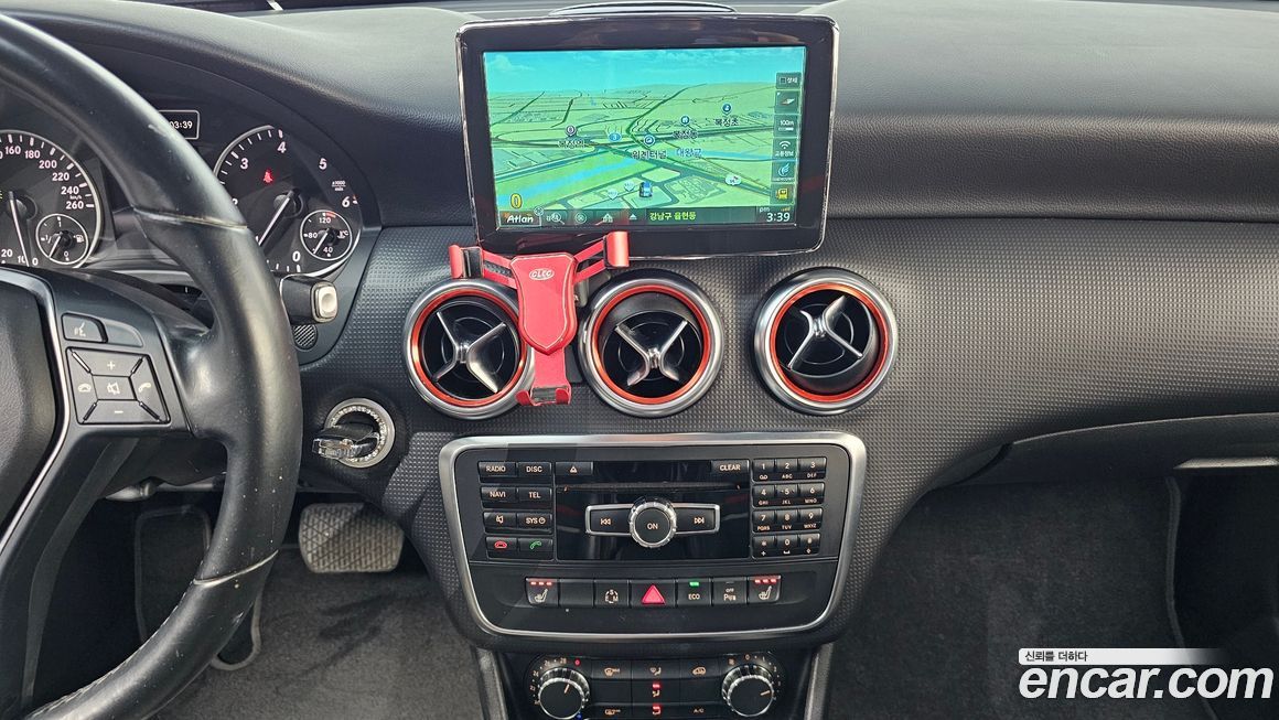 Mercedes-Benz A-Class 2015