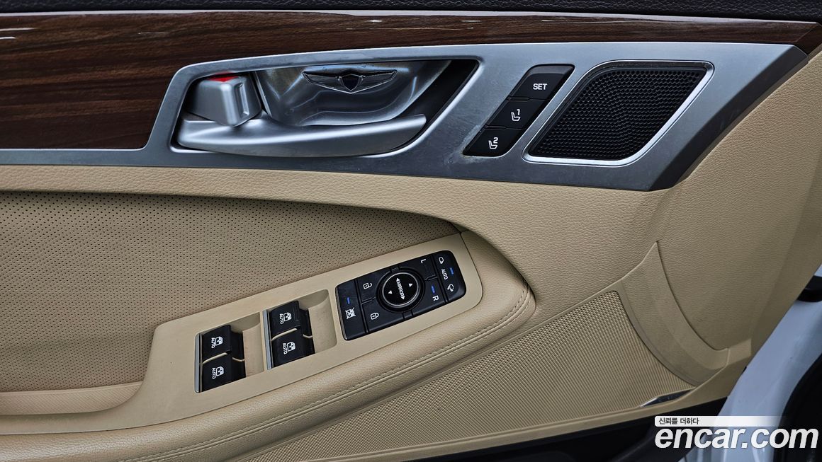 Hyundai Genesis 2016