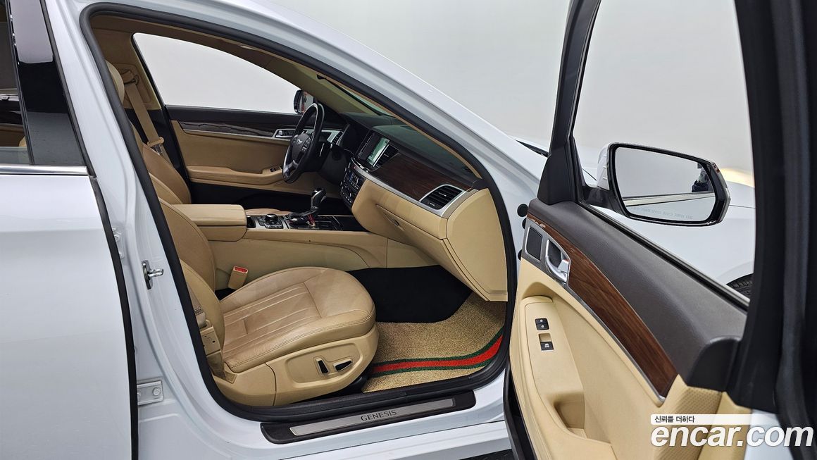 Hyundai Genesis 2016