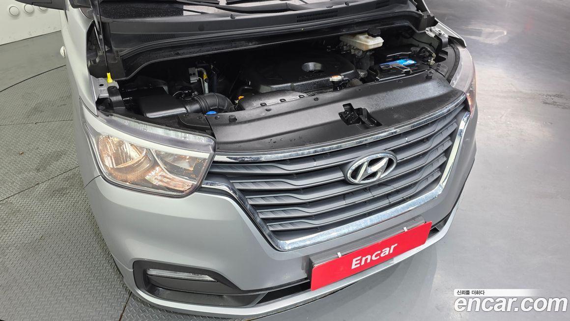 Hyundai Starex 2021