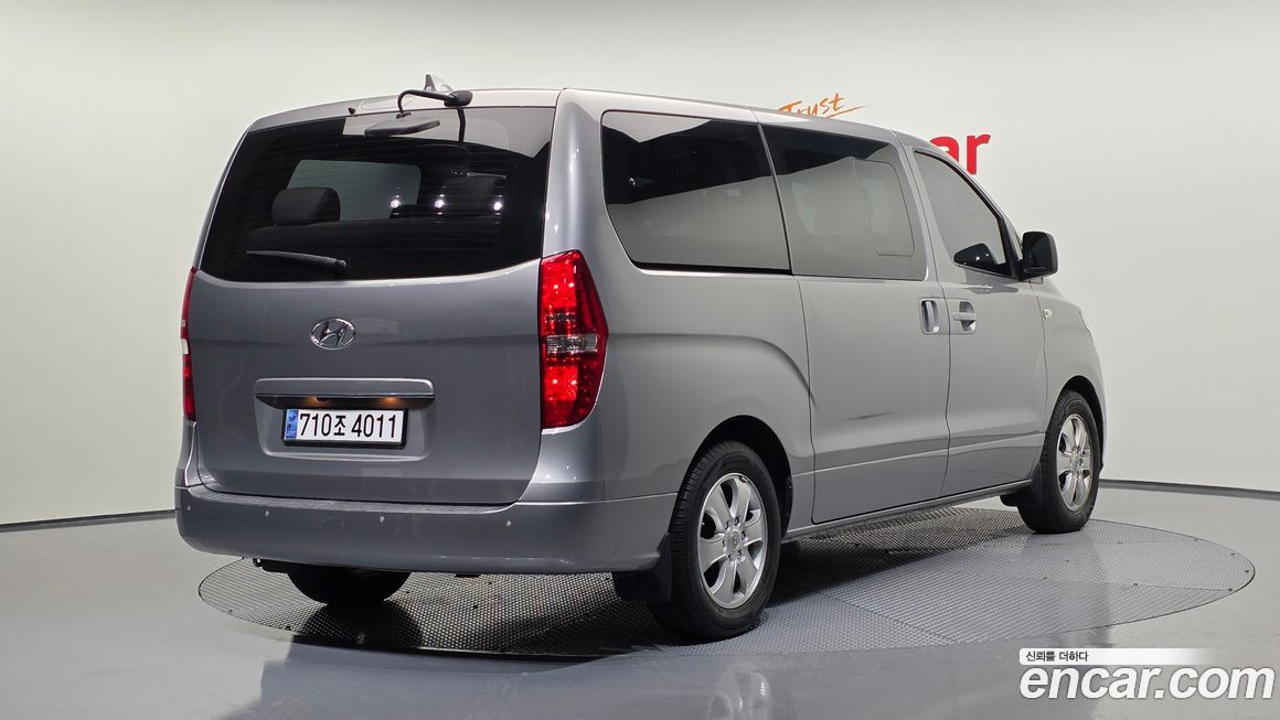 Hyundai Starex 2019