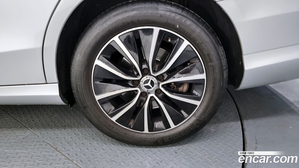 Mercedes-Benz C-Class 2019