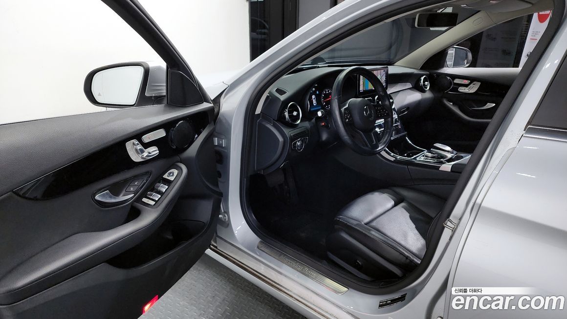 Mercedes-Benz C-Class 2019