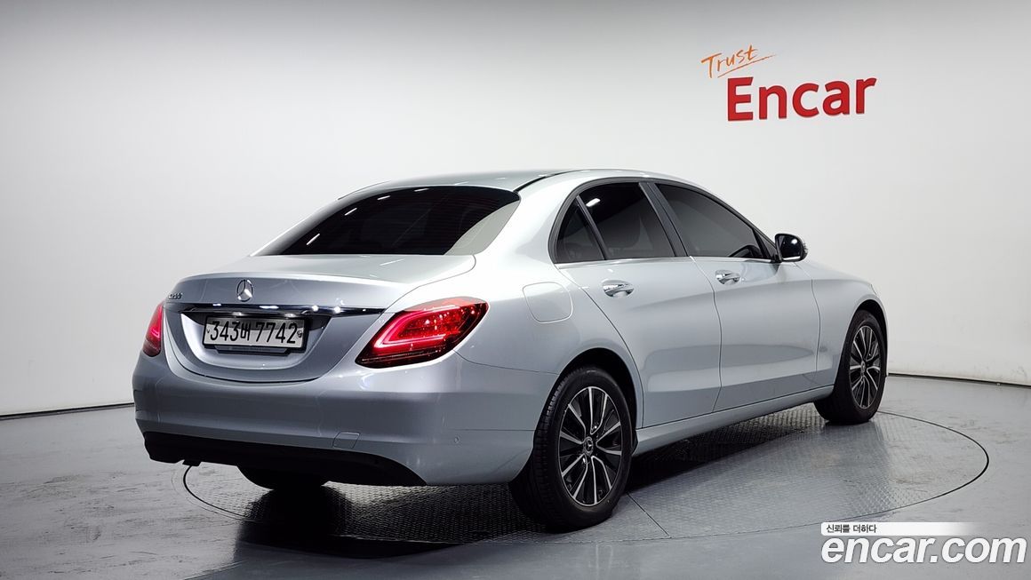 Mercedes-Benz C-Class 2019