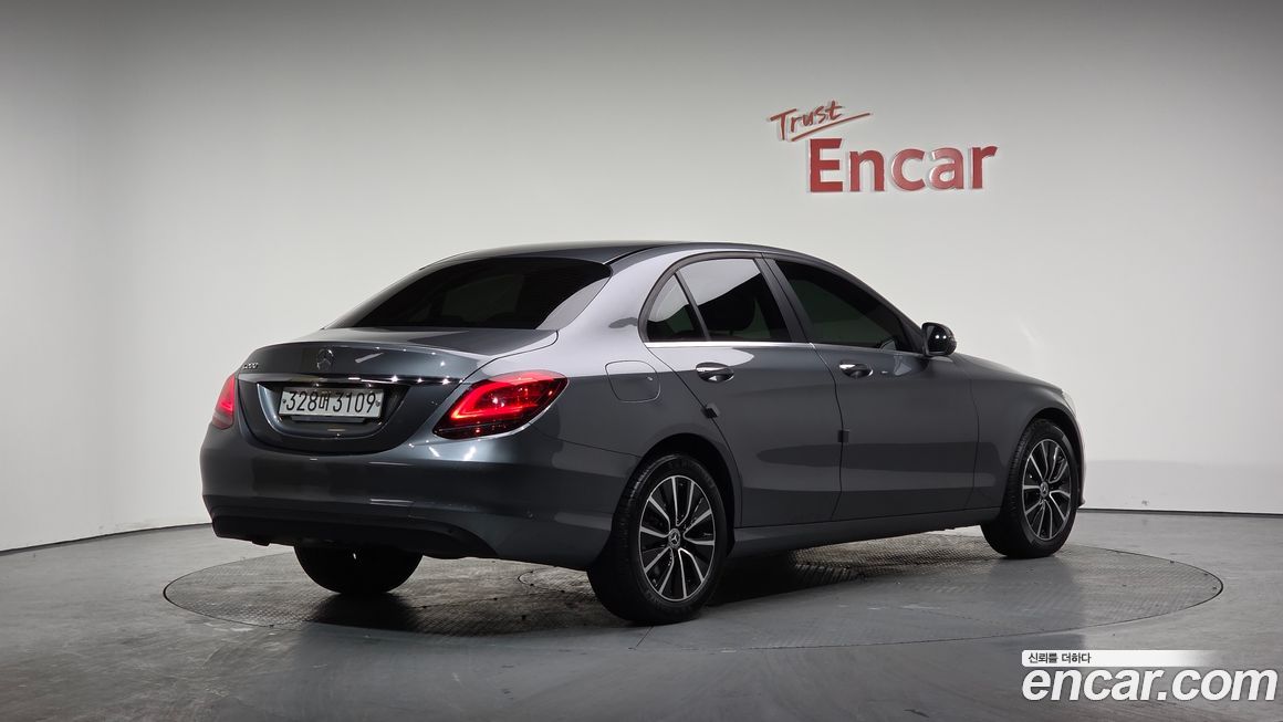 Mercedes-Benz C-Class 2019