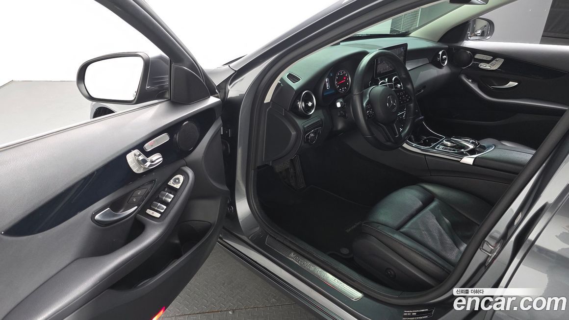 Mercedes-Benz C-Class 2019