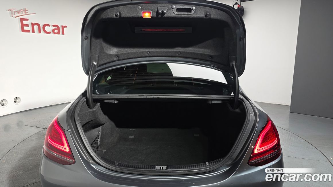 Mercedes-Benz C-Class 2019