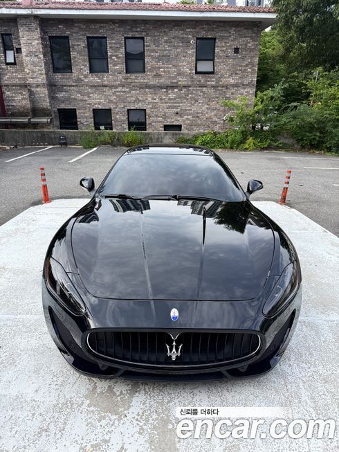 Maserati GranTurismo 2013