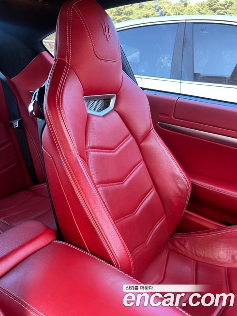 Maserati GranTurismo 2013